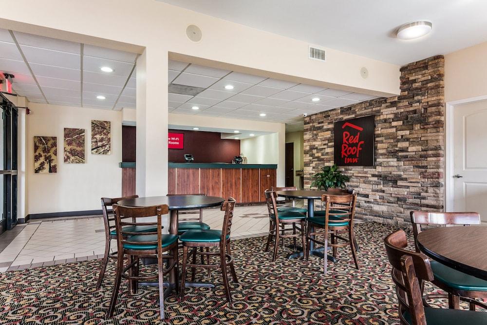 Red Roof Inn Texarkana photo 6