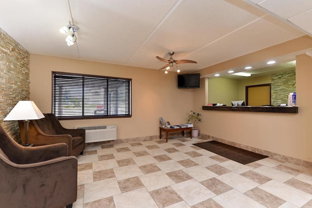 Americas Best Value Inn Clear Lake photo 9