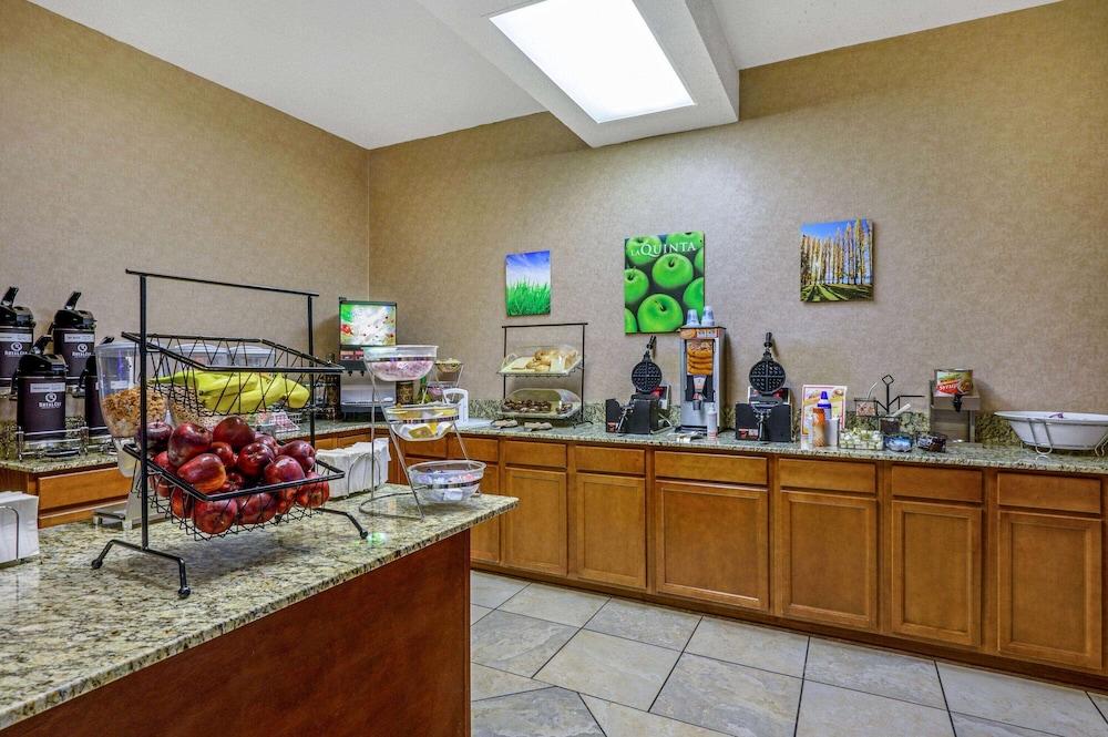 La Quinta Inn by Wyndham Columbia SE / Fort Jackson photo 23