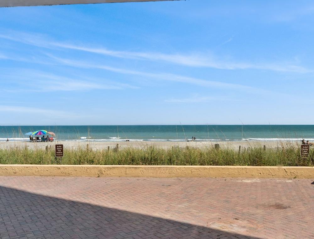 Sea Mist Oceanfront Resort photo 17
