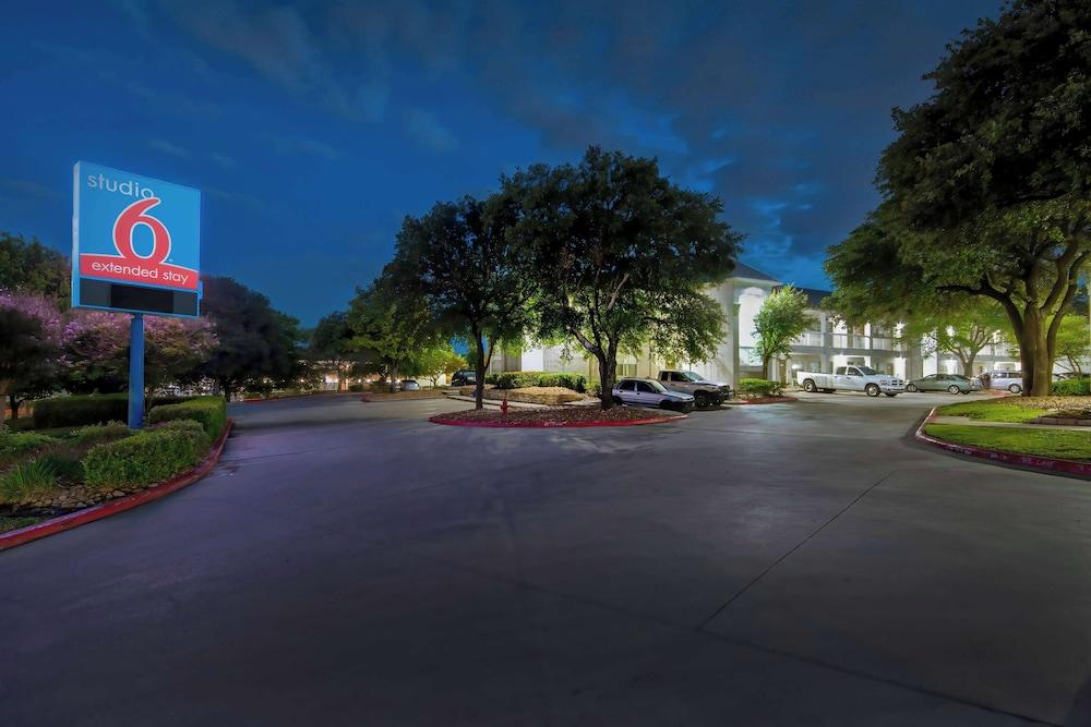 Studio 6 San Antonio, TX - Six Flags photo 23
