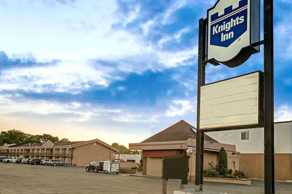 Knights Inn South Hackensack photo 16