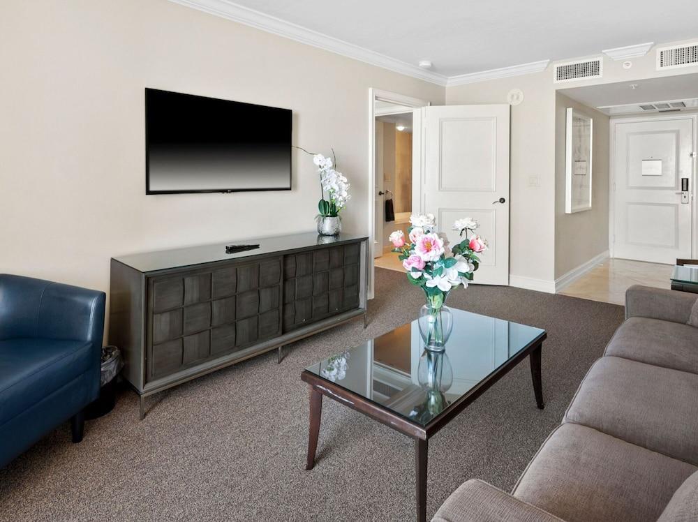 Marco Beach Ocean Suites photo 17