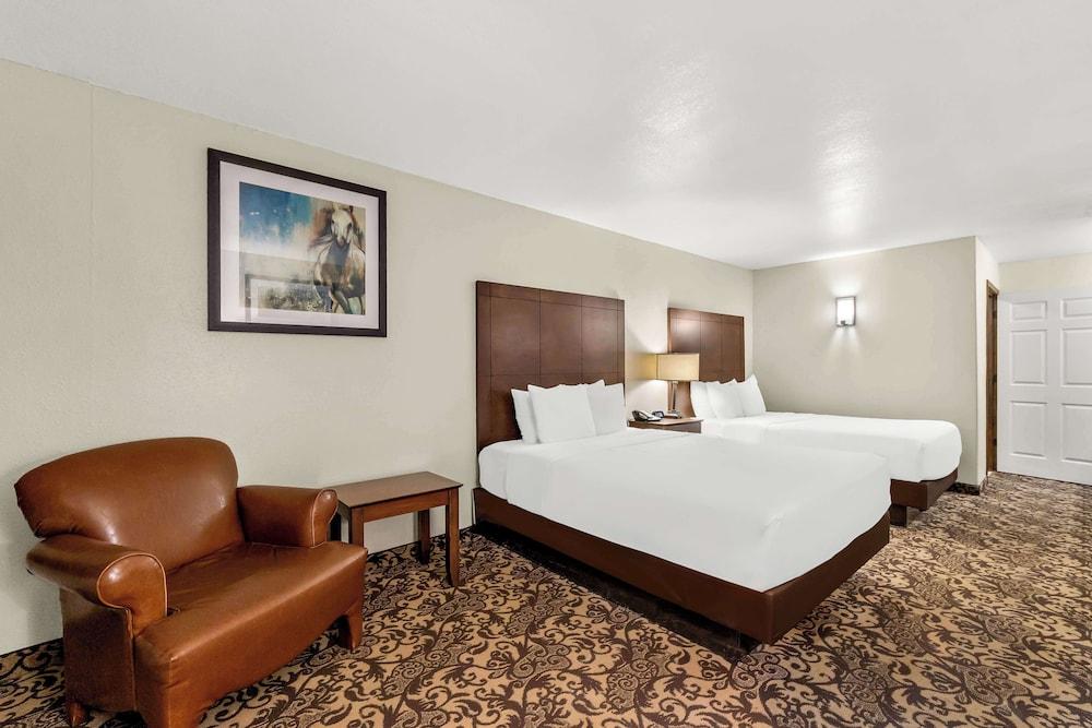 Best Western George West Executive Inn photo 4