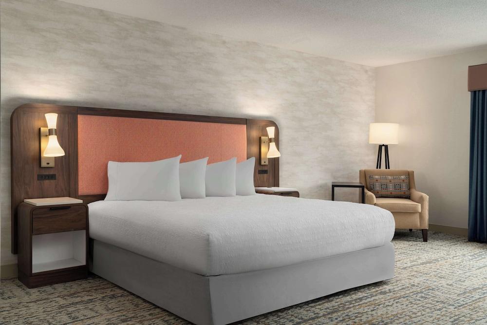 Hampton Inn & Suites Newport/Middletown photo 23
