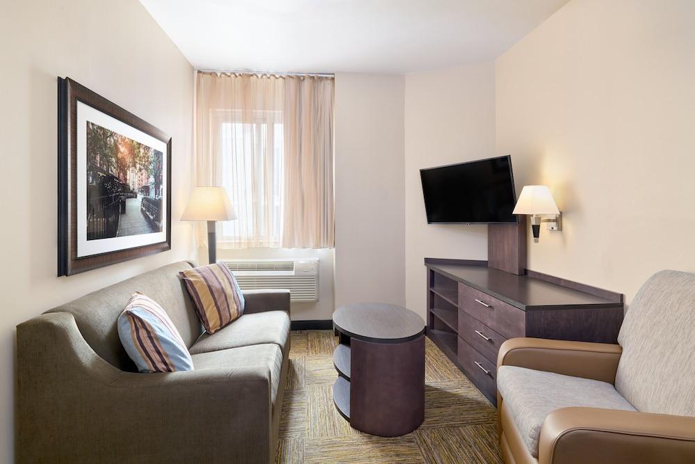 Candlewood Suites New York City-Times Square by IHG photo 14