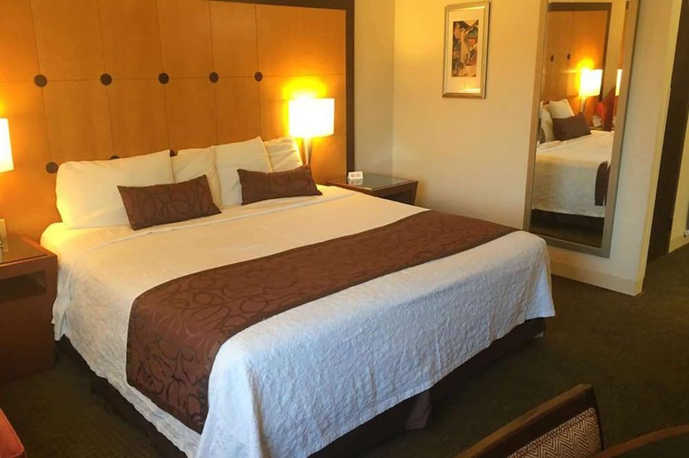 Travelodge by Wyndham Brooklyn Center photo 21