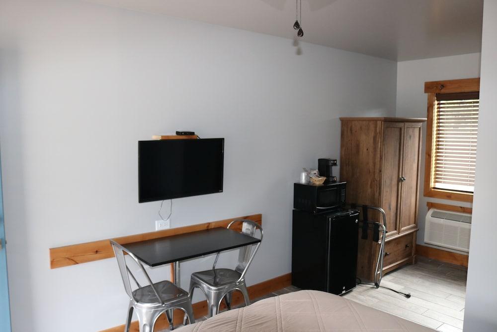 Columbine Inn photo 60