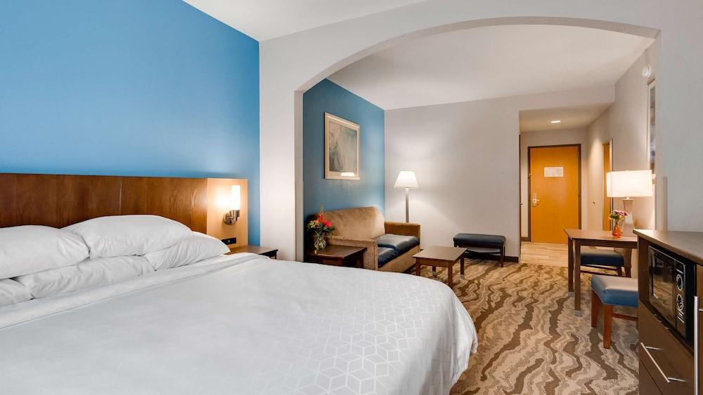 Best Western Plus River Escape Inn & Suites photo 12