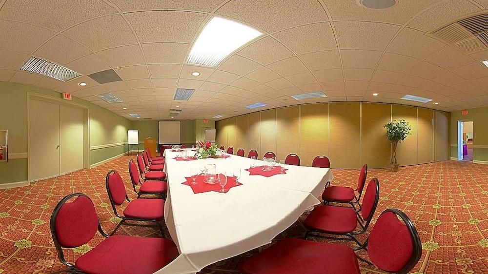 Ramada by Wyndham Boise photo 2