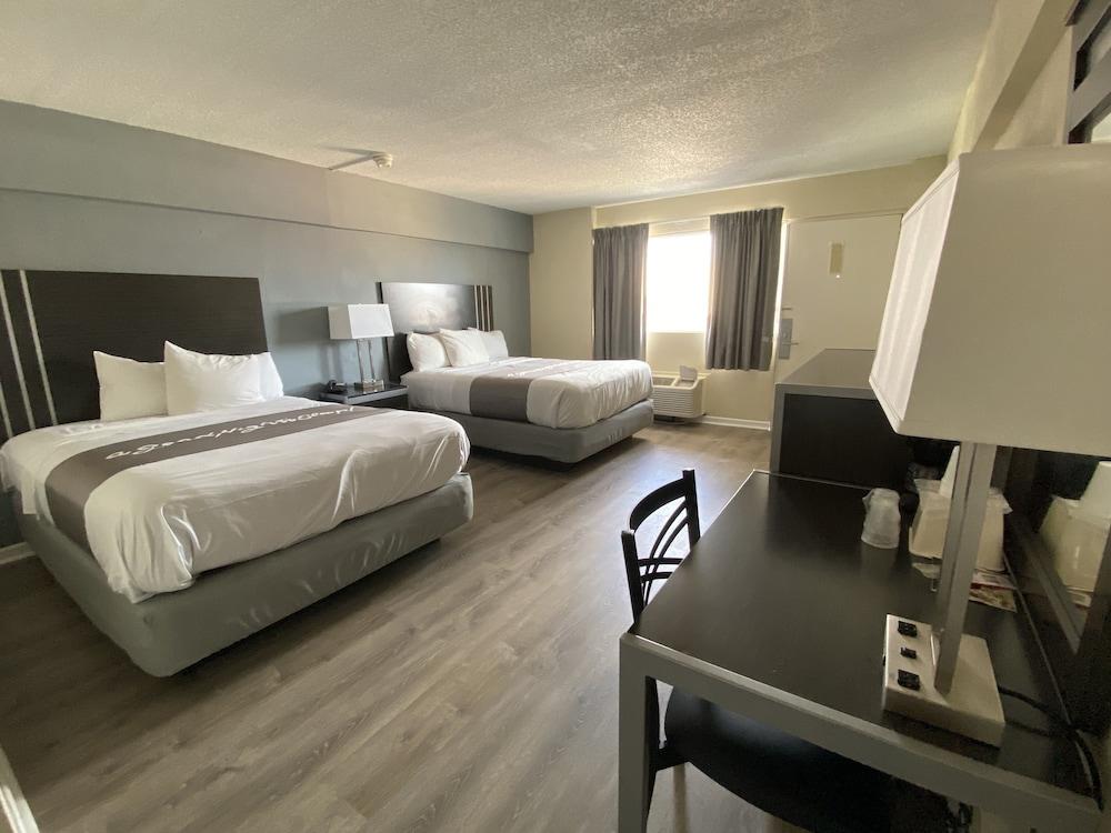 Red Carpet Inn & Suites photo 40