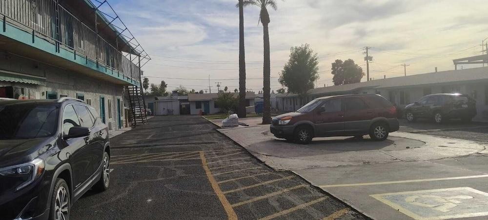 Motel 7 By Oyo Near Phoenix Airport photo 12