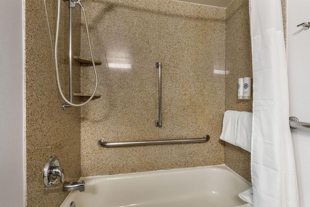 Comfort Inn Plano-Dallas photo 13