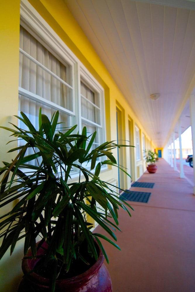 Edgewater Inn photo 32