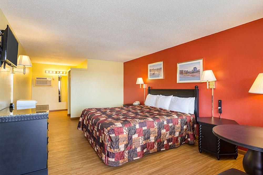 Rodeway Inn Roswell West photo 19