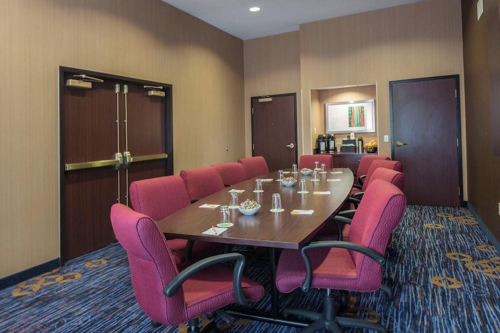 Courtyard by Marriott Raynham photo 47