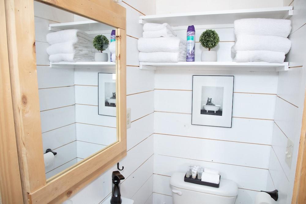 Trail and Hitch Tiny Home Hotel and RV photo 80