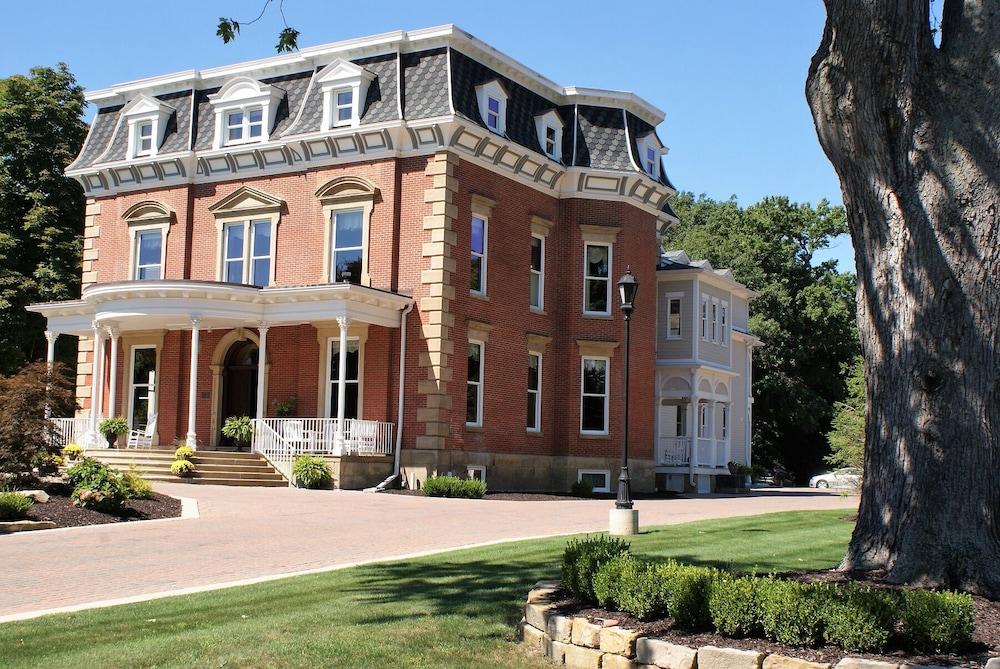 Steele Mansion photo 78
