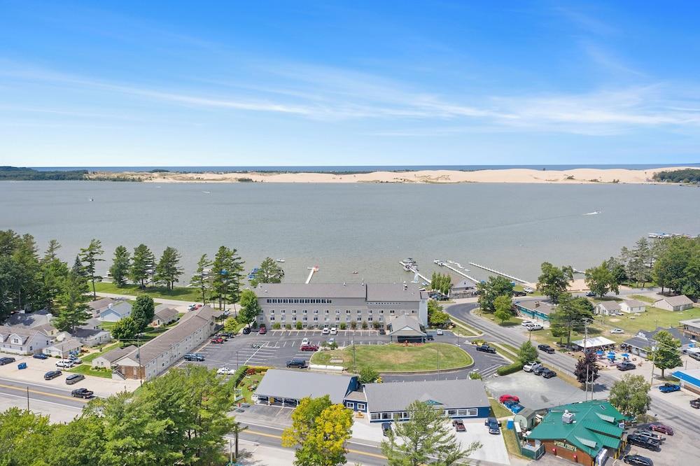 Dunes Waterfront Resort photo 60