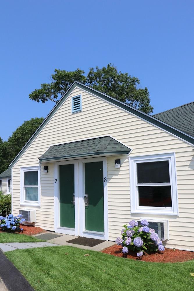 Sunbird ANNEX Resort — hotel in West Yarmouth