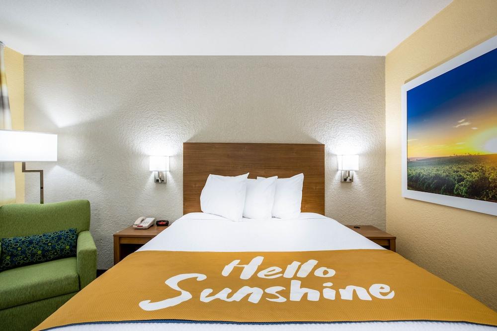 Days Inn by Wyndham Apopka/Orlando photo 16