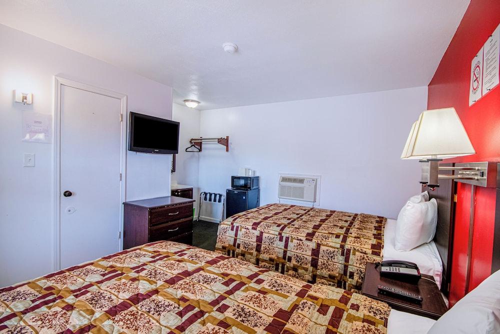 OYO Travelier Motel photo 99