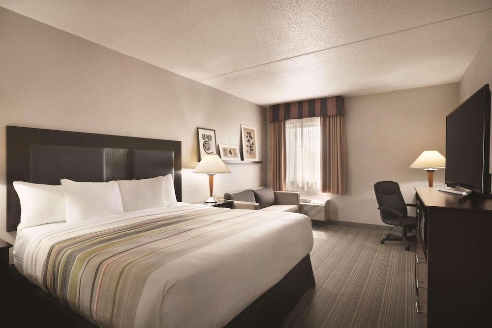 Country Inn & Suites by Radisson Indianapolis East photo 13