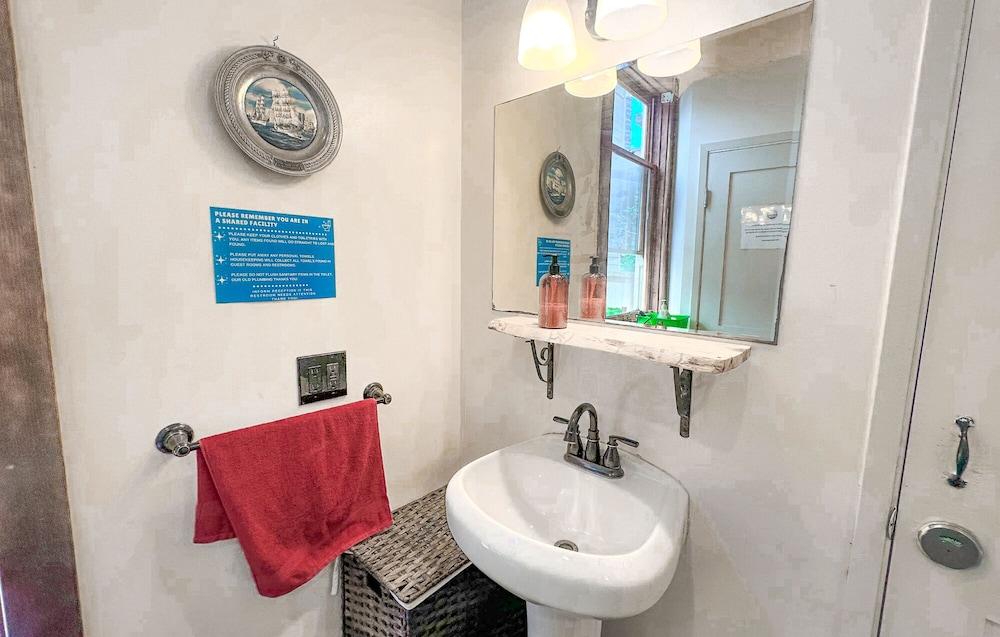 International Travelers House Hostel \- Downtown San Diego Little Italy. photo 65
