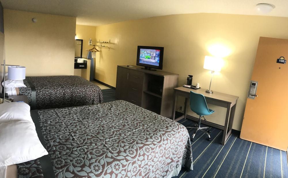 Days Inn by Wyndham Salem, Illinois photo 15