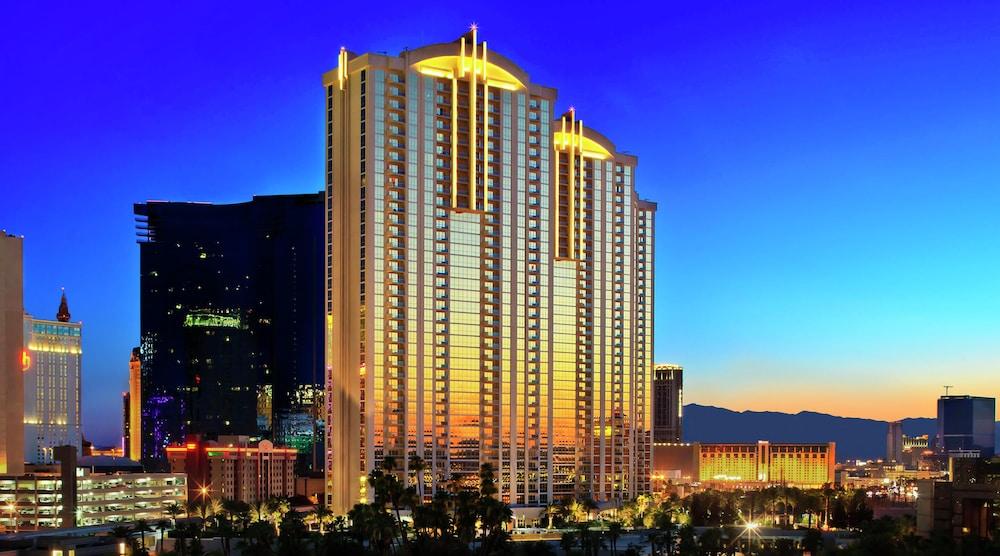Jet Luxury Resorts @ The Signature Condo Hotel photo 98