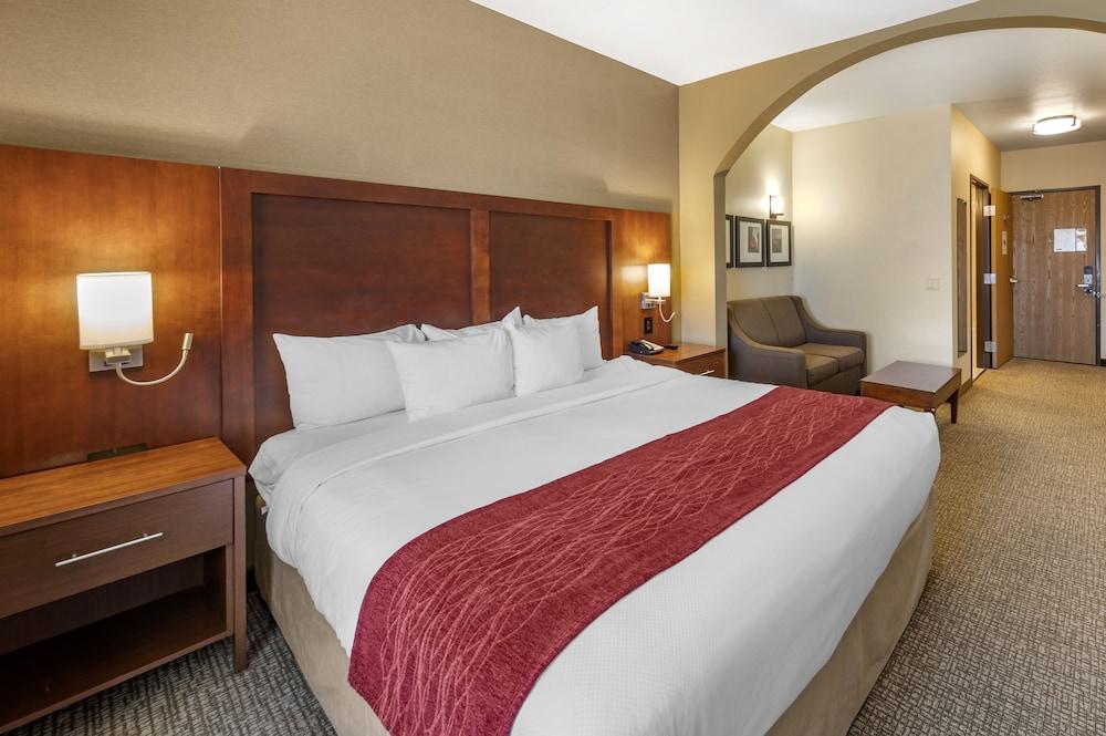 The Atrium Hotel photo 18