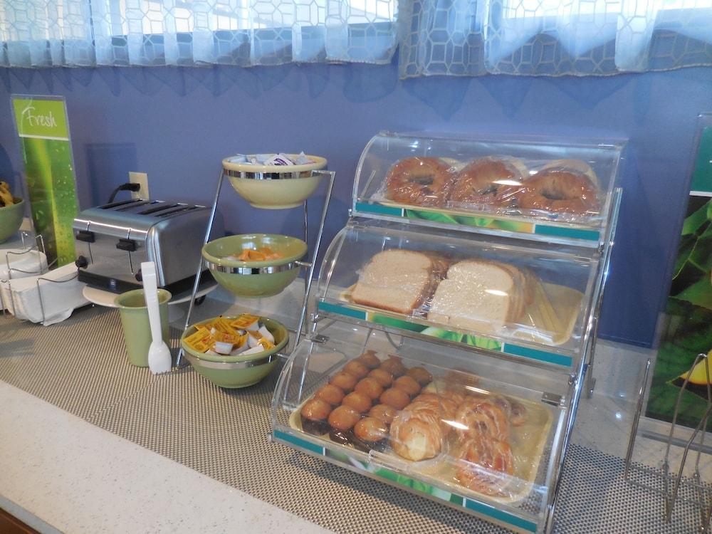 Quality Inn Pinehurst Area photo 37