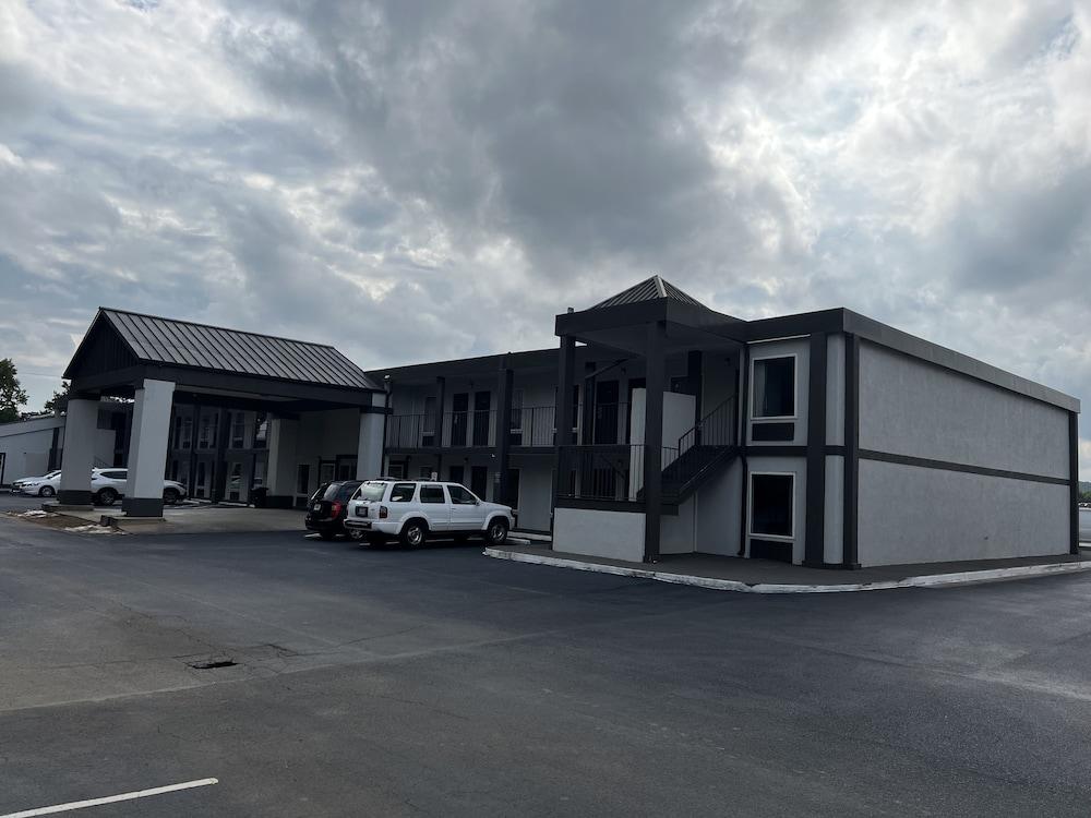 Rodeway Inn Commerce photo 48