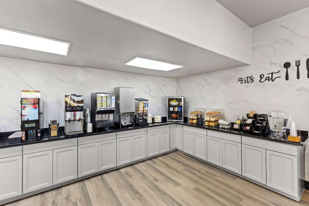 SureStay Hotel by Best Western Phoenix Airport photo 65