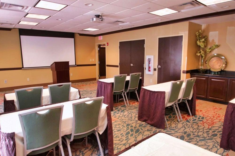 Hampton Inn & Suites Jacksonville - Beach Blvd/Mayo Clinic photo 25