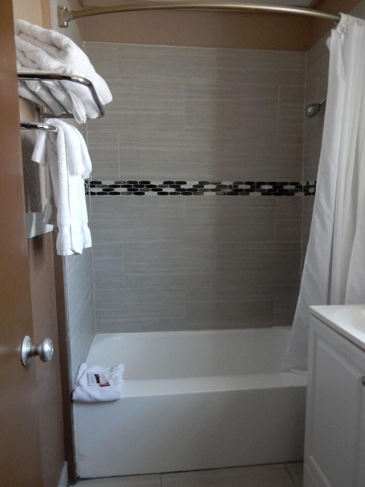 Sunset Inn photo 17