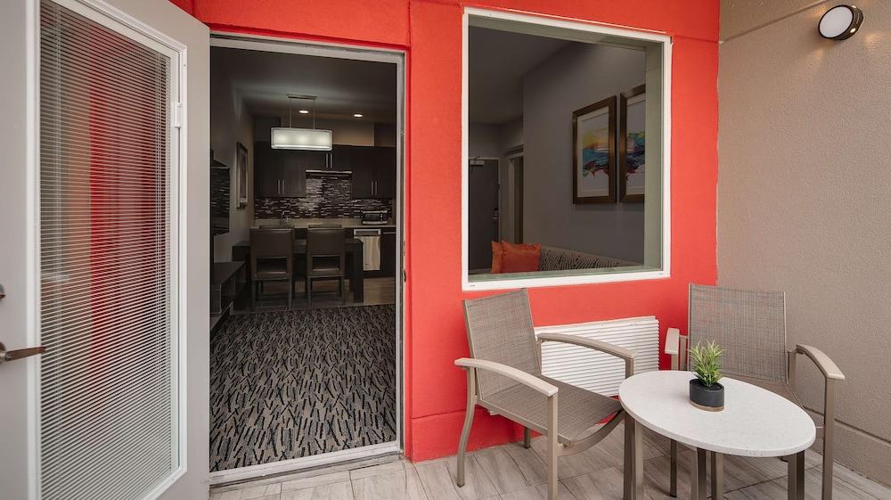 Best Western Plus Executive Residency Baytown photo 22
