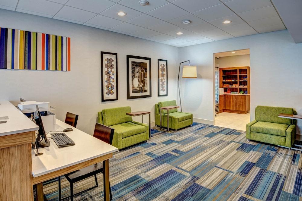 Holiday Inn Express Woodbridge by IHG photo 22