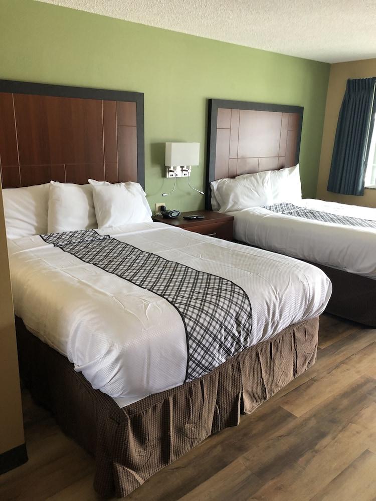 Knight's Inn Motel photo 20