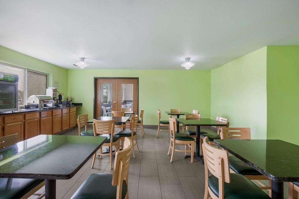 Quality Inn Edgerton photo 42