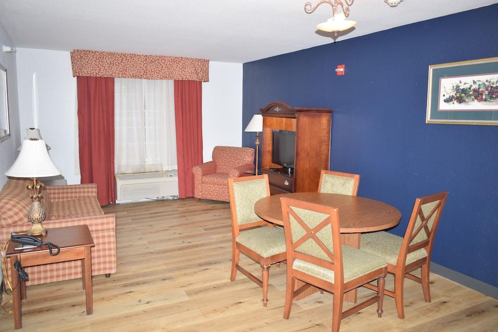 Wingate by Wyndham Youngstown/Austintown photo 31