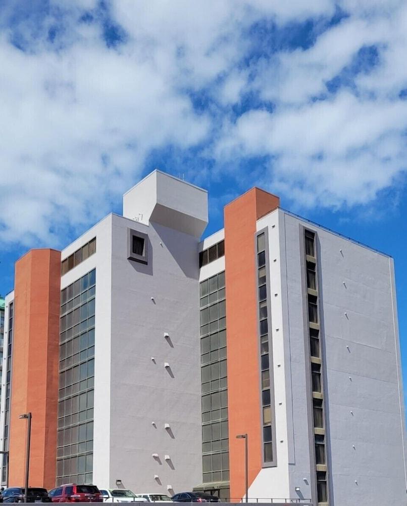 Breakers Resort Inn photo 1