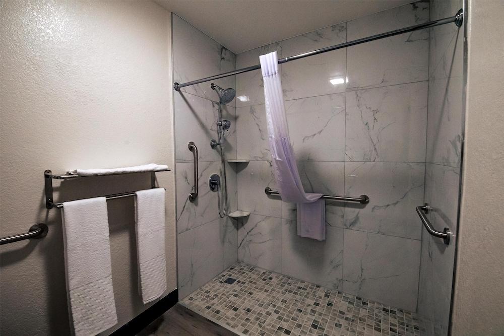 Surestay By Best Western Forsyth photo 10