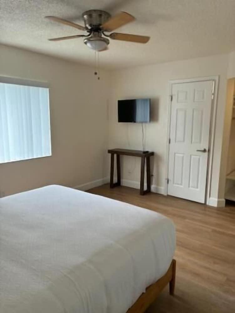 Sea Breeze Inn photo 12