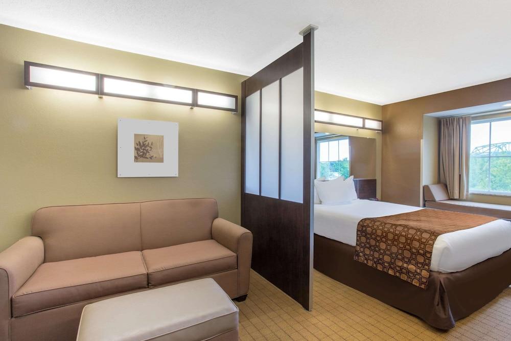 Microtel Inn & Suites by Wyndham Mansfield photo 16