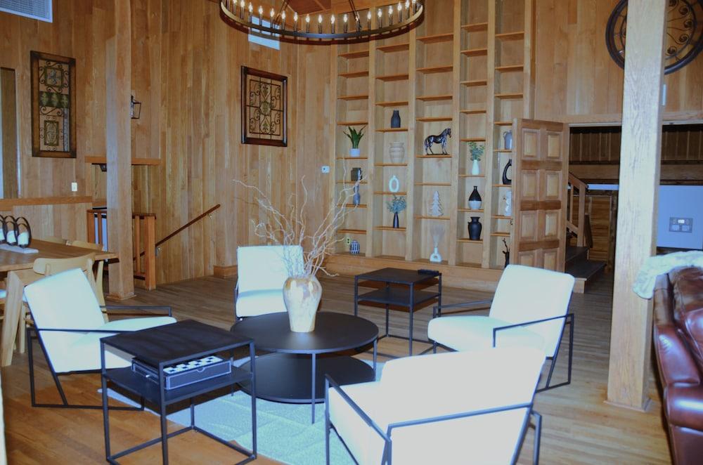 Bent Mountain Lodge photo 53