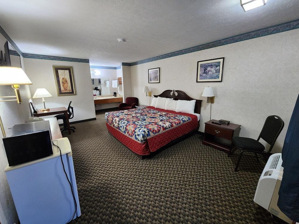 Americas Inn photo 63