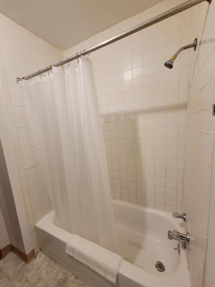 Daniel's Motel photo 11