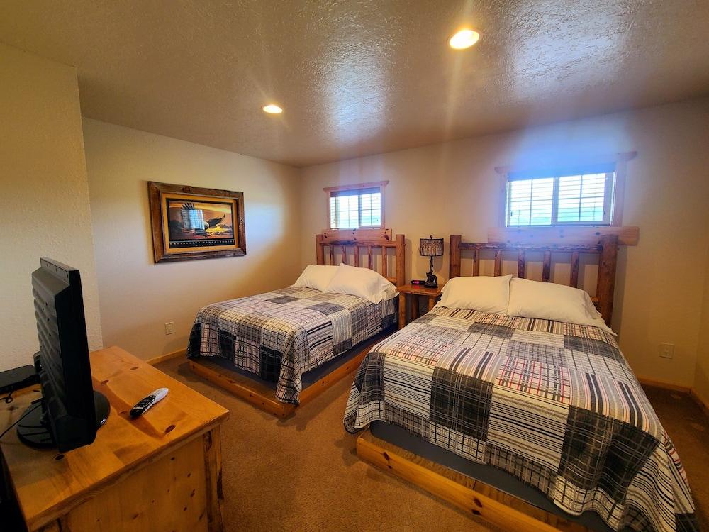 Flaming Gorge Hideout photo 9