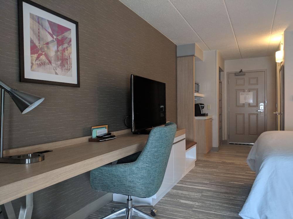 Hilton Garden Inn Chicago North Shore/Evanston photo 65